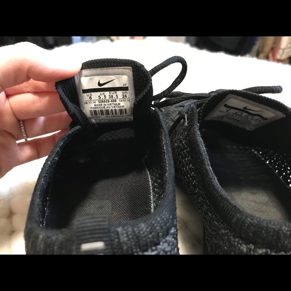 Nike Flyknit runners - Picture 2 of 6